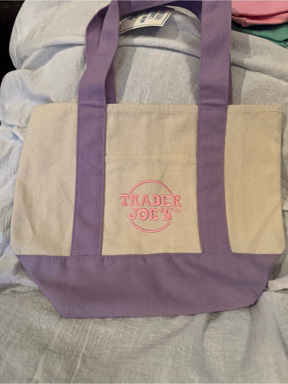 Trader Joe’s Large Lavender tote (1)+ Pastel Canvas mini totes (4) NWT - Picture 5 of 6